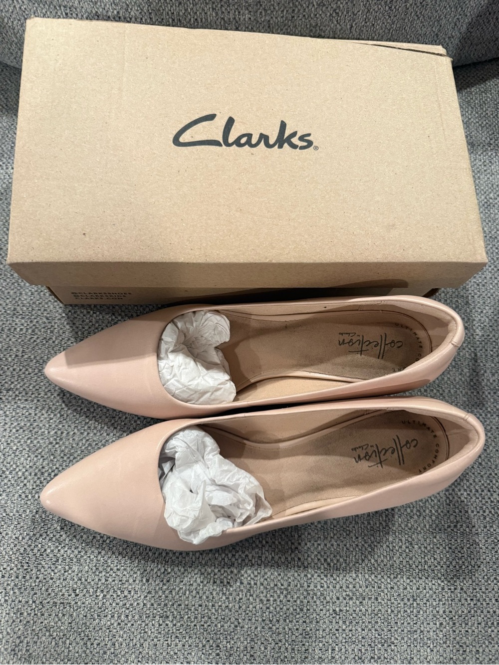 Clarks Women's Pointed Toe pumps